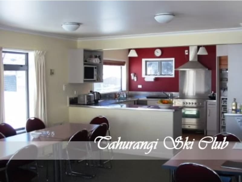 Tahurangi Lodge kitchen